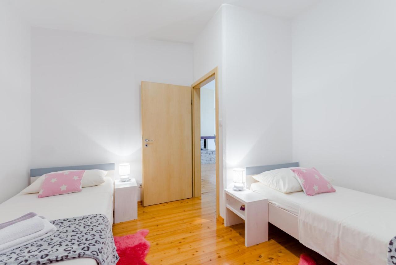 פודסטראנה Apartments Flor De Lis מראה חיצוני תמונה