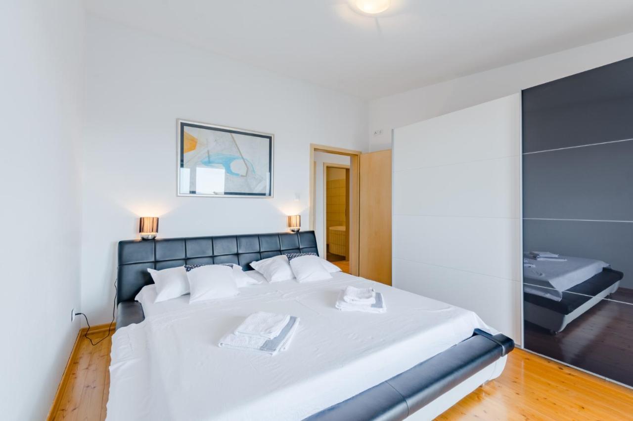 פודסטראנה Apartments Flor De Lis מראה חיצוני תמונה